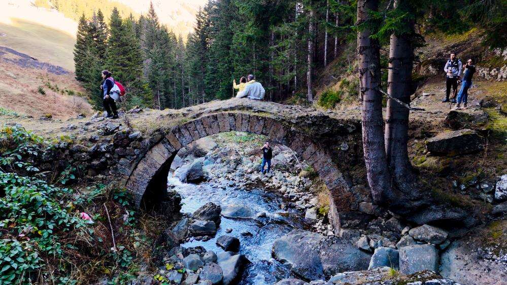 Santa Harabeleri’nde şehit öğretmen için yürüyüş! Konya’dan öğrenciler de katıldı 2